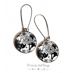 Earrings, flower drawings in black and white, epoxy resin, bronze, woman's jewelry