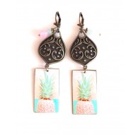 Boucles d'oreilles, pendantes, fantaisie, Ananas rose, bleu tendre, bronze