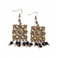Orecchino con pendente, poco bohemien, nero e bronzo