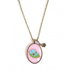 Lange Halskette 70 cm, Anhänger Cabochon 30x40, kleiner Vogel, rosa und grün, bronze