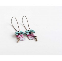 Boucles d'oreilles fantaisie, motif floral, rose et bleu pastel, noeud papillon