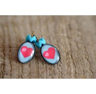 Boucles d'oreilles dormeuses cabochon Petit cœur rouge, bleu pastel
