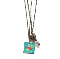 Collier pendentif laiton illustré Perroquet, turquoise rouge, bronze