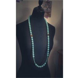 Halskette Halskette mit pastellblauen und bronzenen Perlen