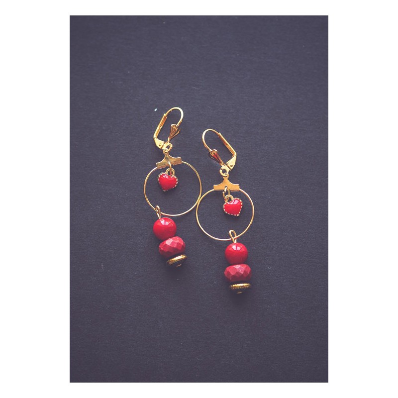 Boucles d'oreilles créoles dorée, perles rouge - 55 rue du Chat Rouge