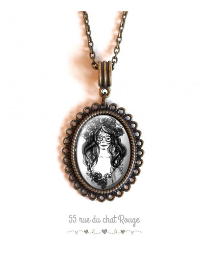 Cabochon pendant necklace, Gothic spirit, La muerta